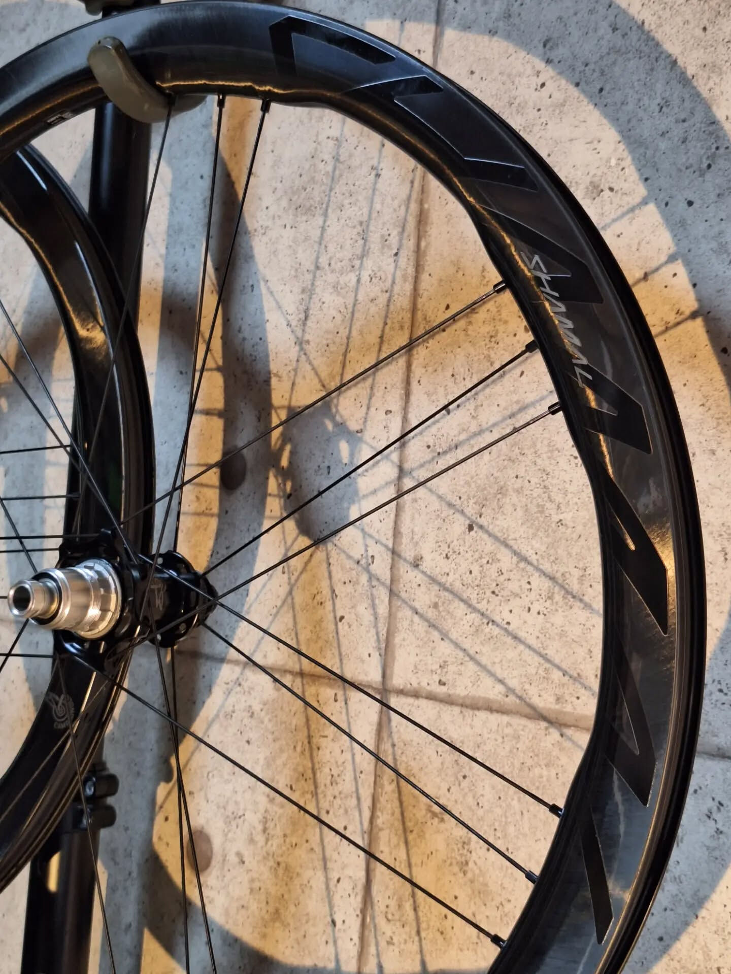 CampagnoloのSHAMAL DUAL PROFILE