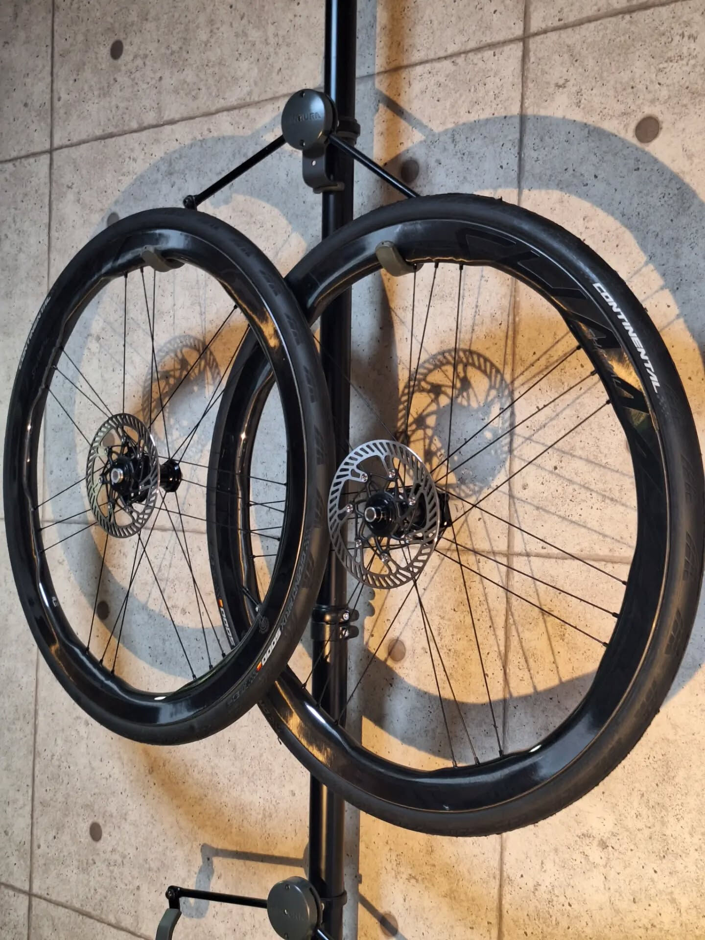 CampagnoloのSHAMAL DUAL PROFILE