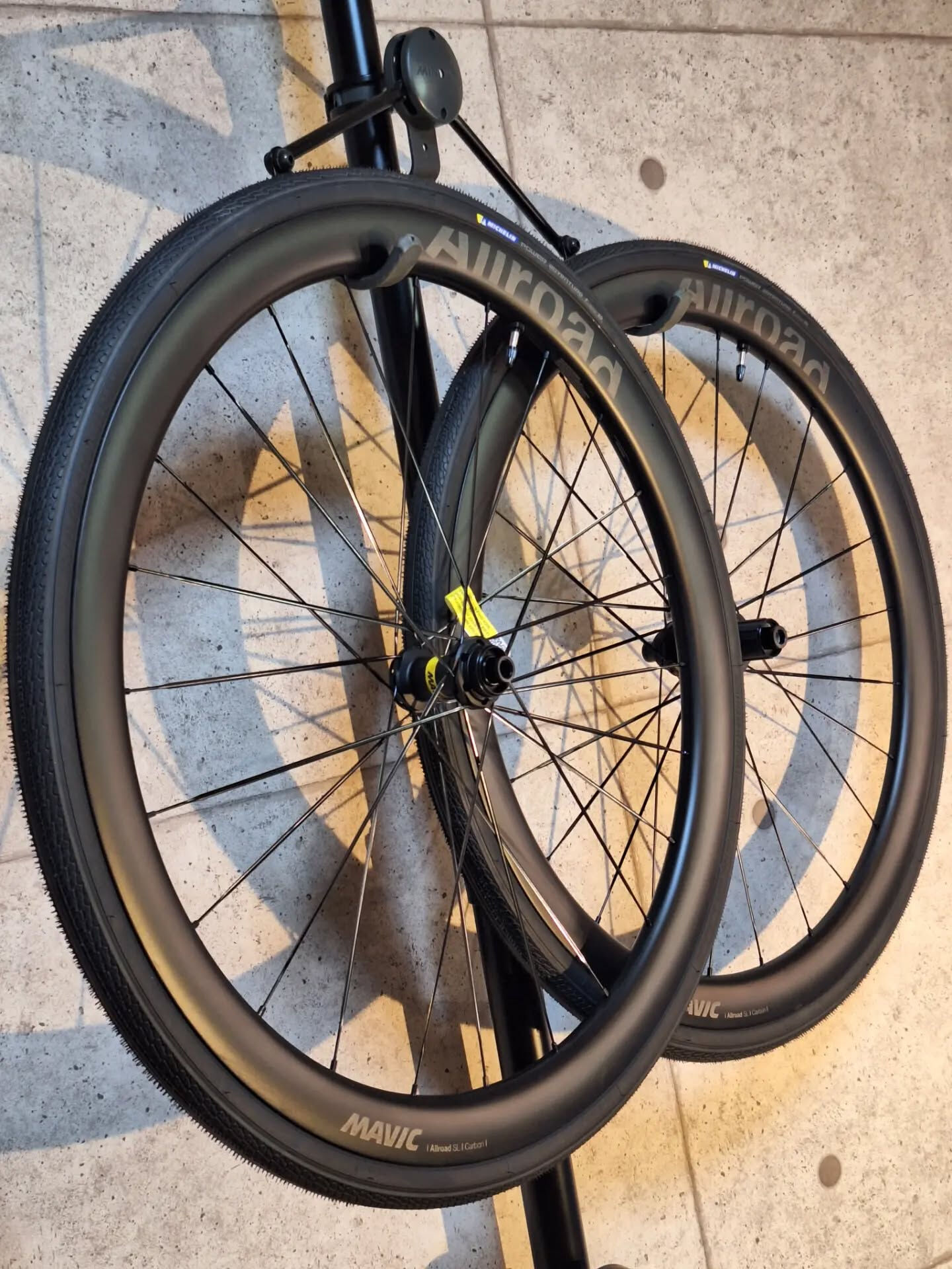 MAVICのALLROAD SL CARBONをご用意させて