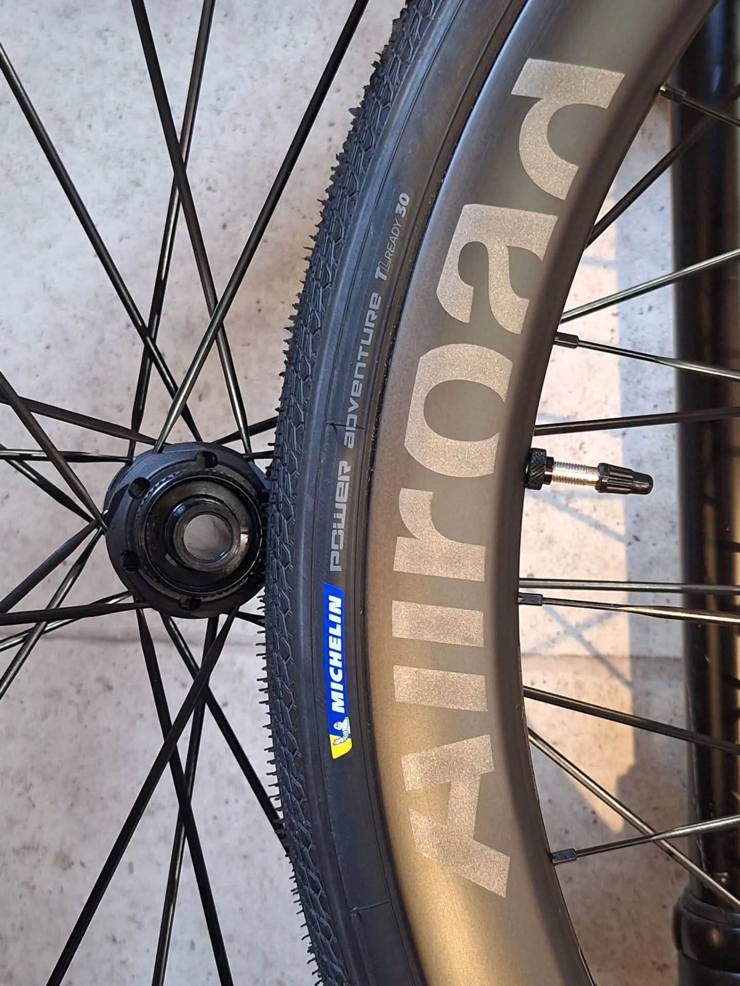 MAVICのALLROAD SL CARBONをご用意させて