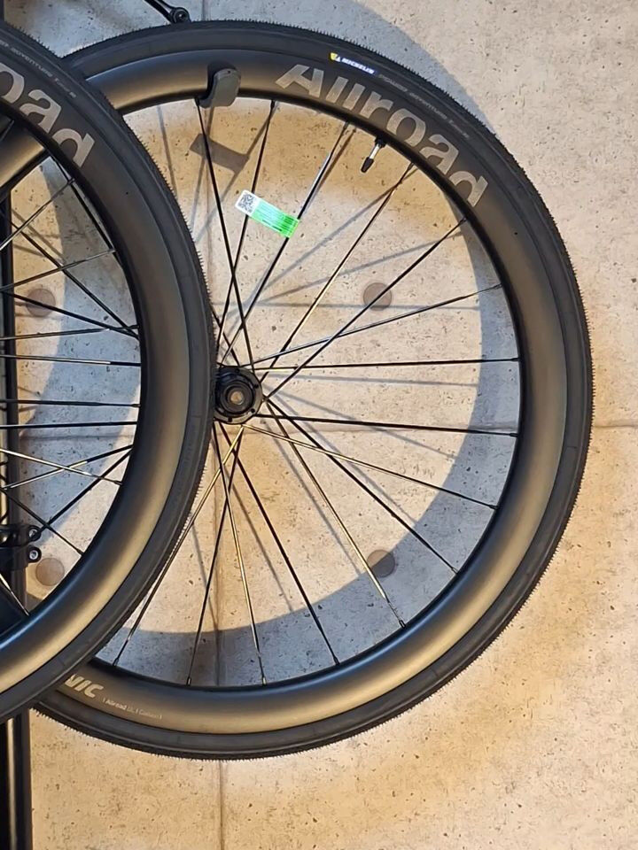 MAVICのALLROAD SL CARBONをご用意させて
