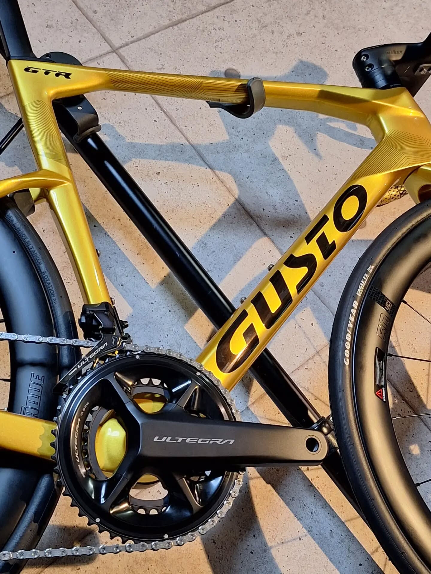 GUSTOのGTR PRO TEをご用意させていただきました