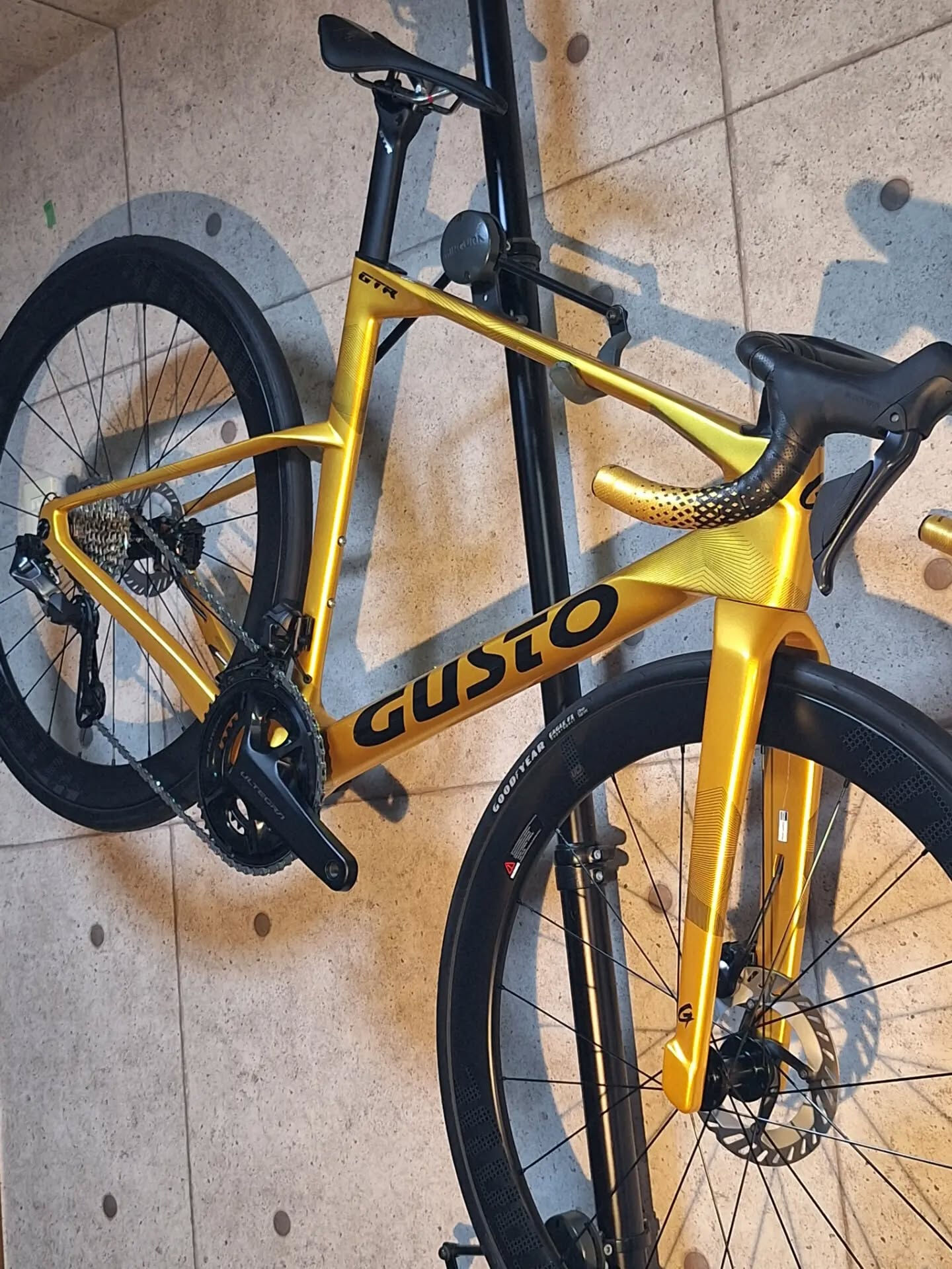 GUSTOのGTR PRO TEをご用意させていただきました