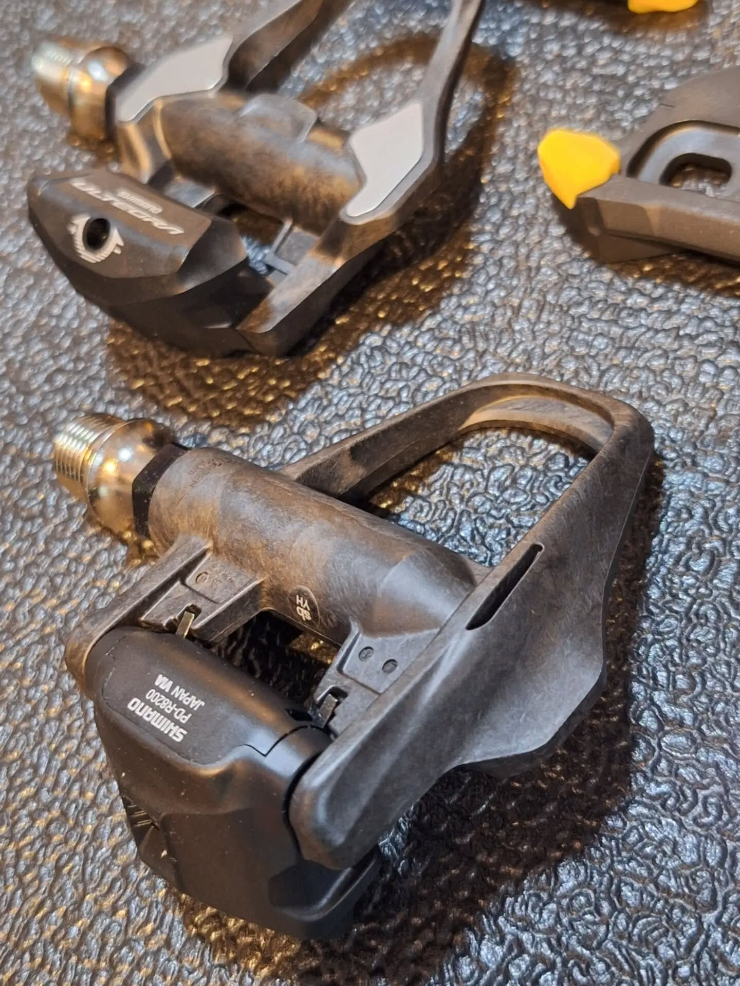 新型ULTEGRAのSPD-SLRペダルPD-R8200入荷